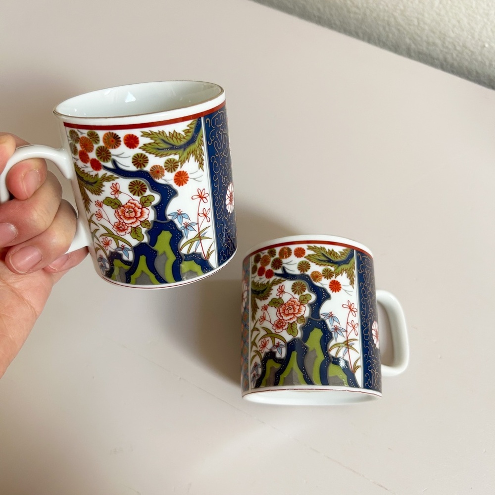 Vintage Old Imari Japanese Mugs - Set of two - smaller cups